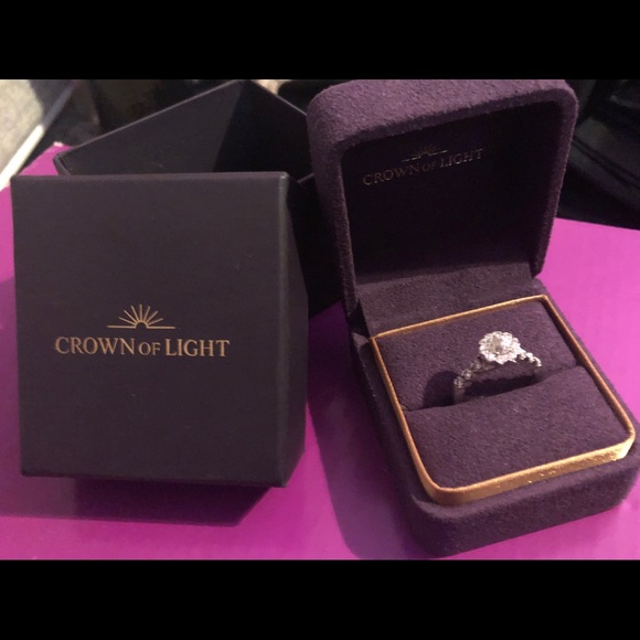 Crown of light 14k white gold diamond ring - Picture 3 of 8